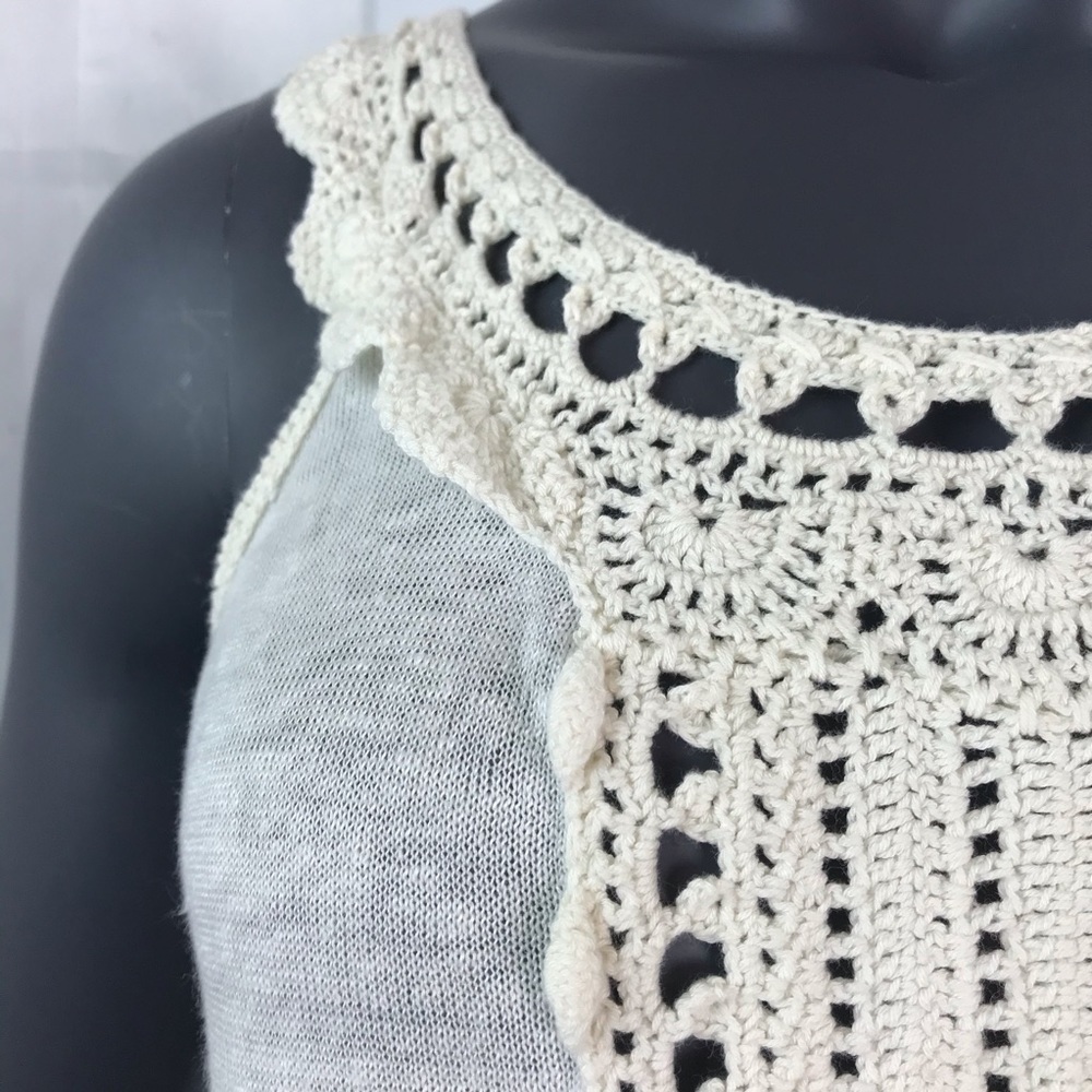Banana Republic white crochet tank top - Picture 4 of 6